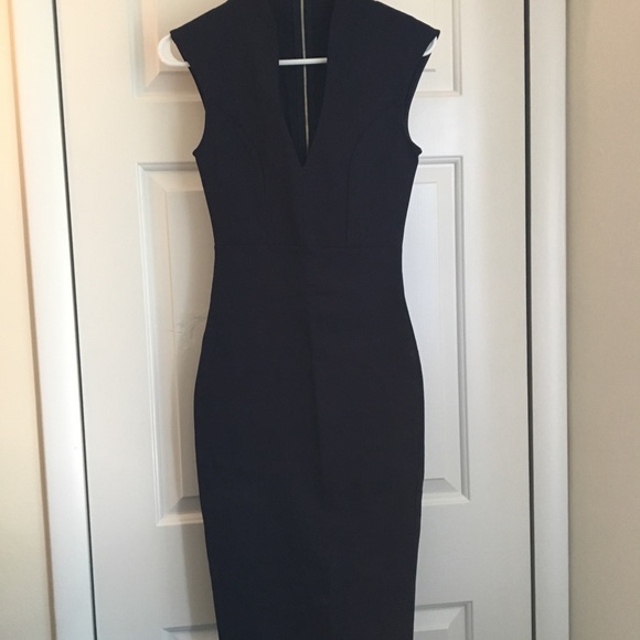 2/$11 💙 Navy Deep V Body Con Dress. NWOT - Picture 3 of 8